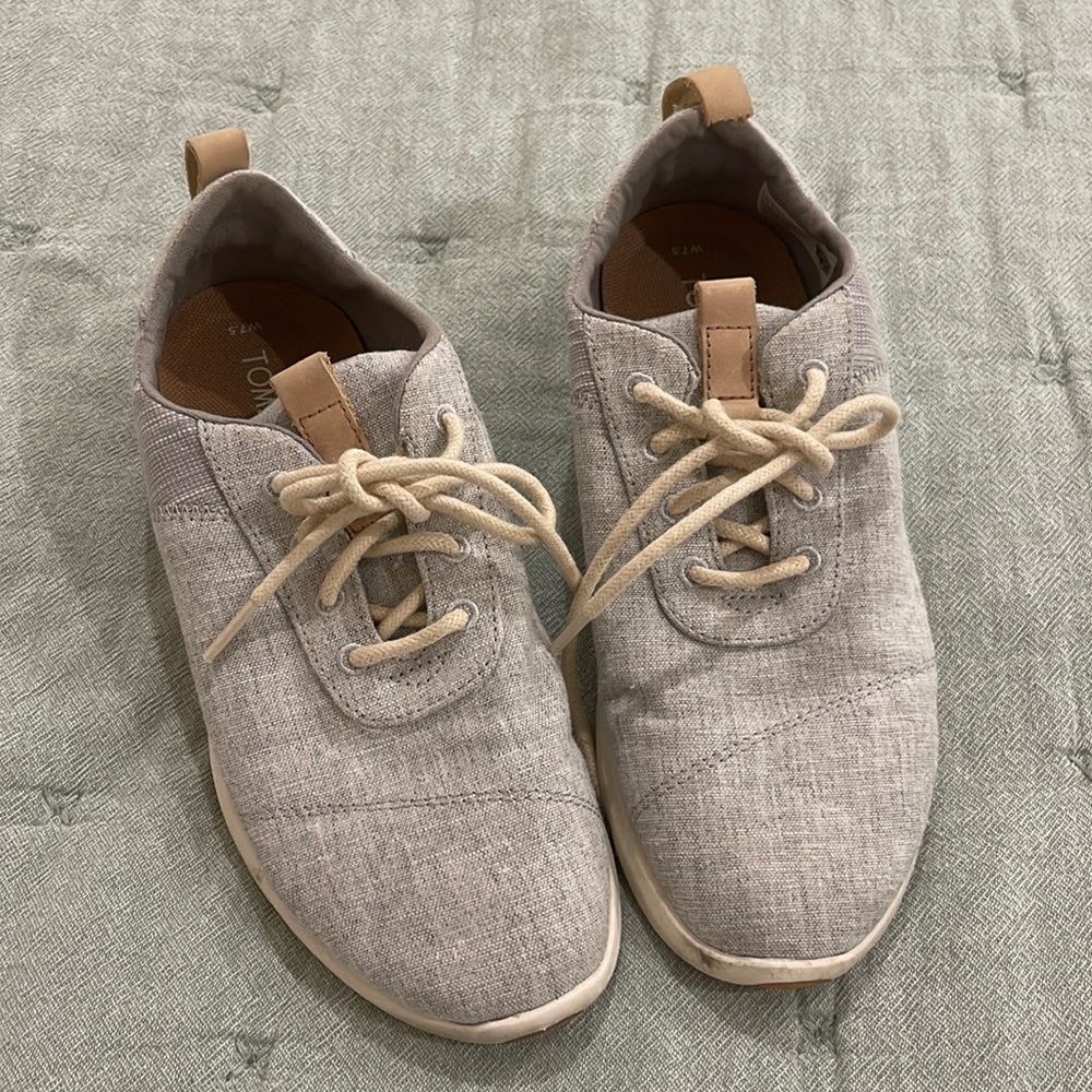 Grey TOMS Sneakers Tennis Shoes Slip On